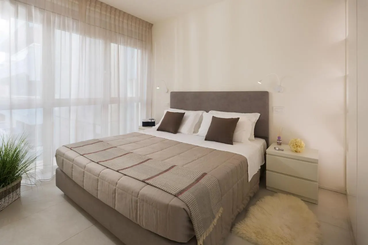 White Suite Riccione 3*,