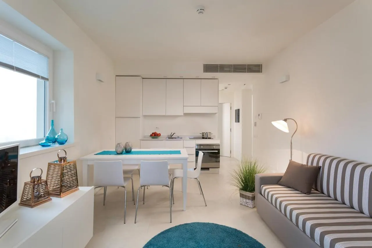 White Suite Riccione 3*,