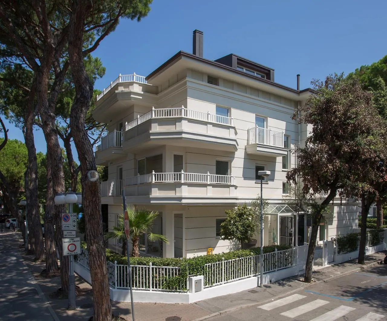 White Suite Riccione contacts